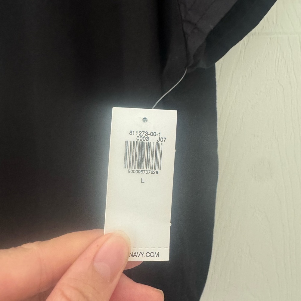 Black Shirt With Puffed Sleeves - Picture 3 of 6